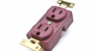 Oyaide - SWO-GX ULTIMO AC Receptacle
