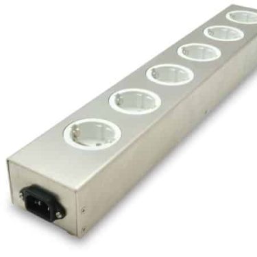 Oyaide MTS-6e Power Distribution Strip