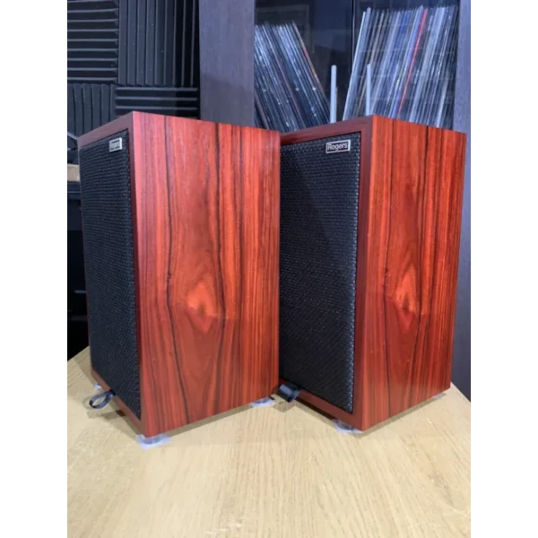 Rogers LS3/5A Classic SE speaker in Rosewood finish