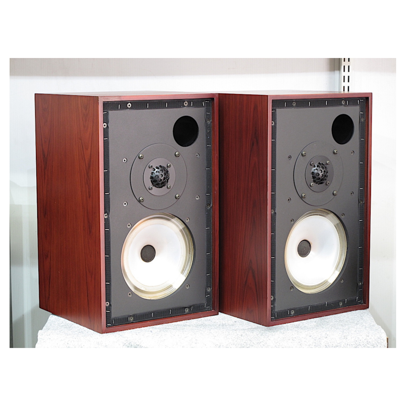 Rogers LS5/9 Classic speaker in Rosewood finish