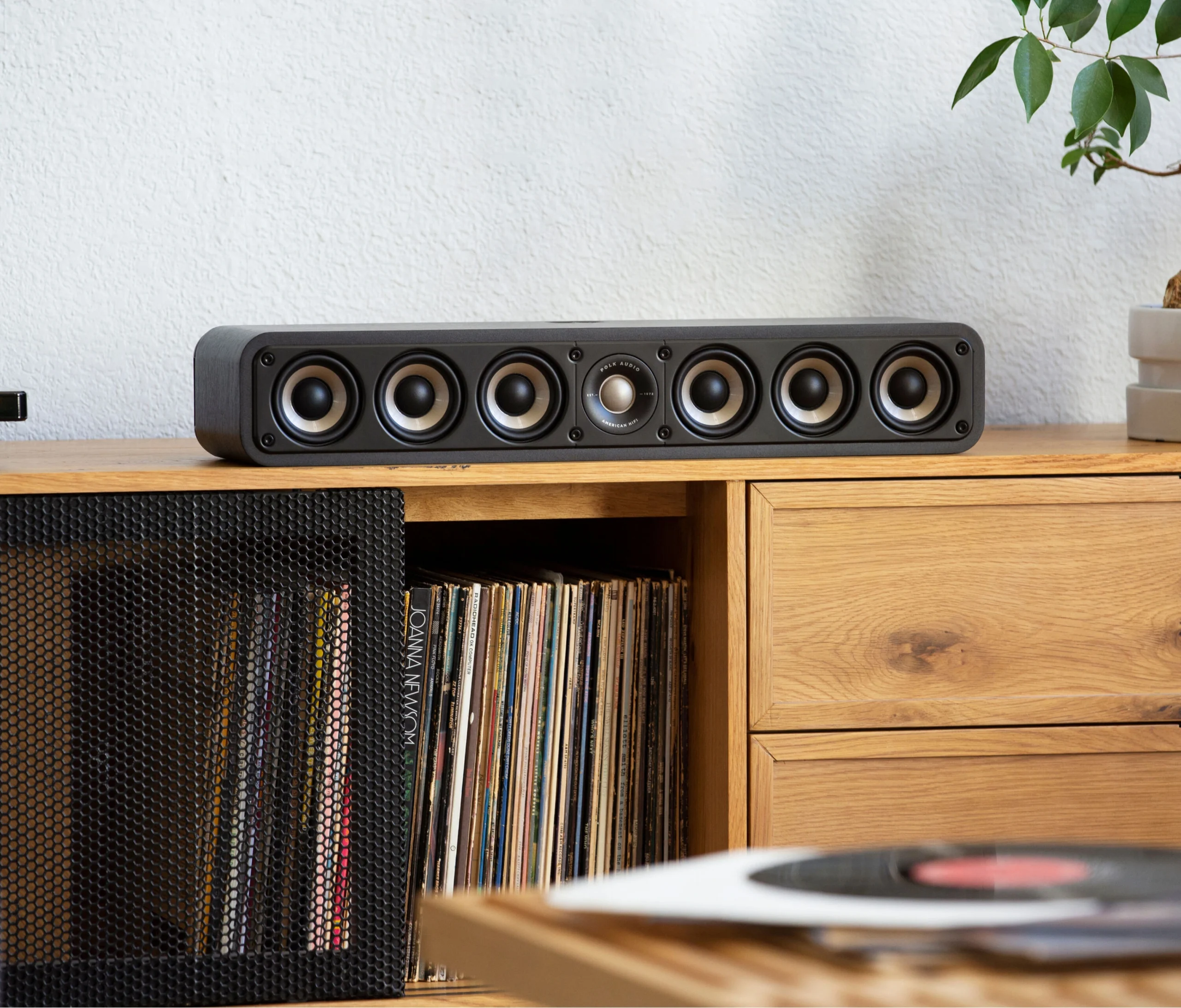 Polk Audio ES35 Black center channel speaker